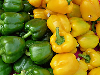 Польские фермеры угостили ЕС перцем Польские фермеры угостили ЕС перцем