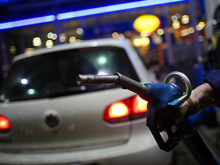 Бензин резко подорожает Бензин резко подорожает