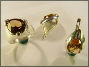 Полтора килограмма золота унесли грабители из ювелирного магазина