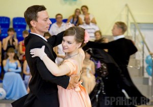 Брянцев приглашают на молодежный бал