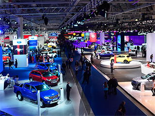 Автосалон в Москве открылся для посетителей Автосалон в Москве открылся для посетителей