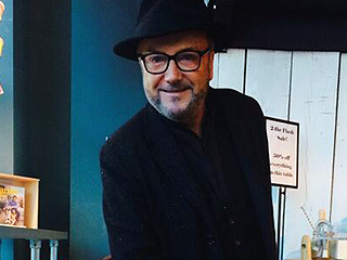 Известному журналисту сломали ребра Известному журналисту сломали ребра