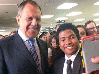 Лавров исполнил желание студентов МГИМО Лавров исполнил желание студентов МГИМО