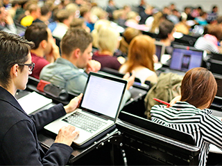 Четыре вуза остались без студентов Четыре вуза остались без студентов