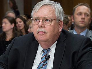 Посол США в России приведен к присяге Посол США в России приведен к присяге