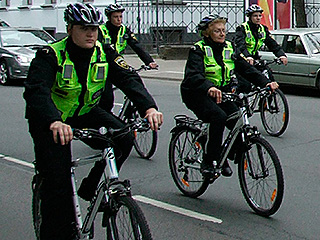 Латвия отправляет полицейских в Донбасс Латвия отправляет полицейских в Донбасс