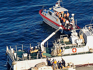 В Японском море затонул танкер с россиянами В Японском море затонул танкер с россиянами