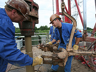 Бразилия бьет рекорды по добыче нефти Бразилия бьет рекорды по добыче нефти