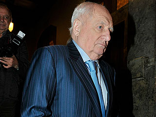 Режиссер Марк Захаров попал в больницу Режиссер Марк Захаров попал в больницу