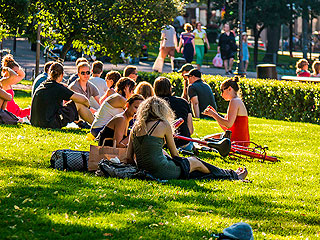 В Москву пришла осенняя жара В Москву пришла осенняя жара