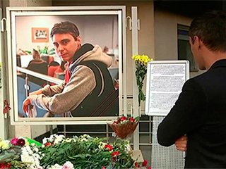 Коллеги простились с Андреем Стениным Коллеги простились с Андреем Стениным