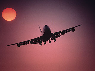 Туристы в горящем Boeing кружили над морем Туристы в горящем Boeing кружили над морем