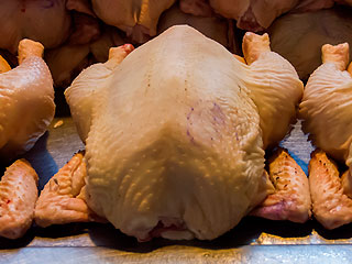 Рост цен на курятину беспокоит россиян Рост цен на курятину беспокоит россиян