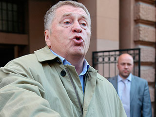 Жириновский согреет Яценюка Жириновский согреет Яценюка