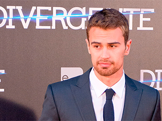 Герой "Дивергента" сыграет в "Другом мире" Герой "Дивергента" сыграет в "Другом мире"