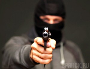Обчистившие ювелирный магазин брянцы дожидаются суда