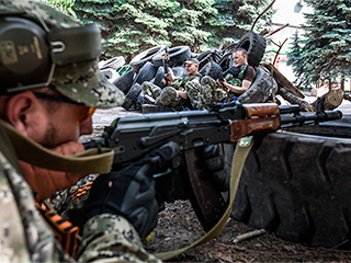 Киевские диверсанты обстреляли ополченцев Киевские диверсанты обстреляли ополченцев
