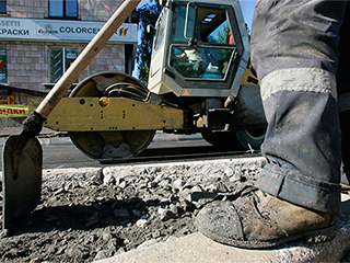 В Москве угнали асфальтоукладчик В Москве угнали асфальтоукладчик