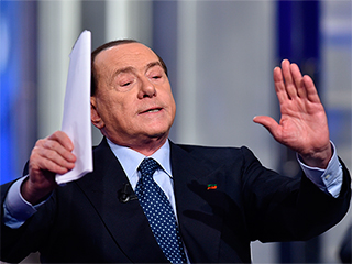 Берлускони сэкономил на бывшей жене Берлускони сэкономил на бывшей жене