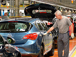 Opel сокращает производство в России