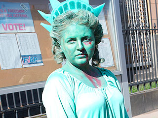 "Плач Свободы" у стен посольства США "Плач Свободы" у стен посольства США