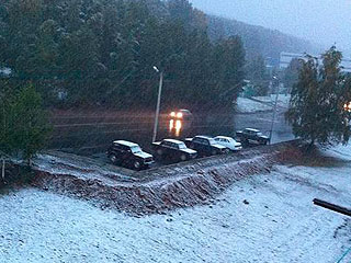На Урале снег парализовал движение На Урале снег парализовал движение
