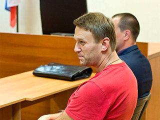 Суд по делу Навальных получает показания Суд по делу Навальных получает показания