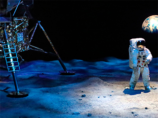 Американцы хотели взорвать Луну Американцы хотели взорвать Луну