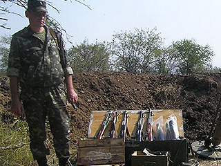 Голодные силовики продают автоматы Голодные силовики продают автоматы