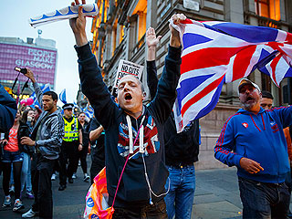 Шотландия остается в Великобритании Шотландия остается в Великобритании