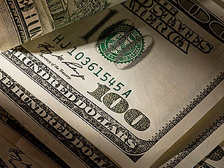 Россияне сняли со счетов $3,7 миллиарда Россияне сняли со счетов $3,7 миллиарда