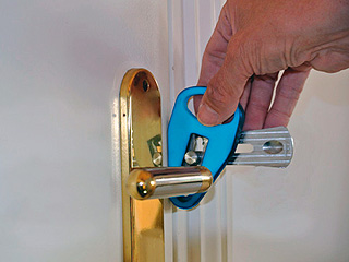 Пенсионер изобрел замок для всех дверей Пенсионер изобрел замок для всех дверей