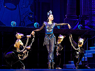 В Кремле поставили балетный эксперимент В Кремле поставили балетный эксперимент