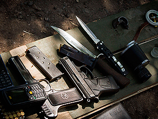 Украинские бойцы утопили мирную жительницу Украинские бойцы утопили мирную жительницу