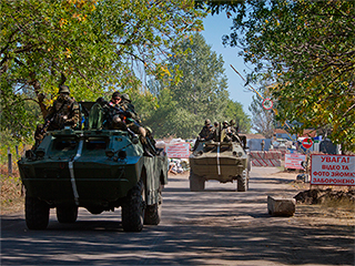 Киев отводит артиллерию от Донбасса Киев отводит артиллерию от Донбасса