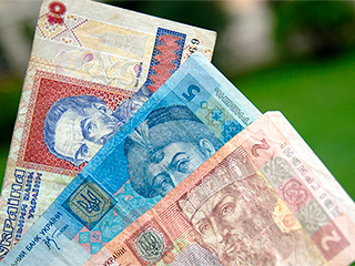 Украинцам ограничили покупку валюты Украинцам ограничили покупку валюты