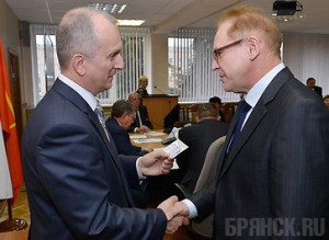 Депутатам горсовета вручены мандаты