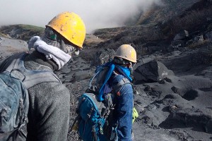 Предсмертное селфи туристов на вулкане Предсмертное селфи туристов на вулкане