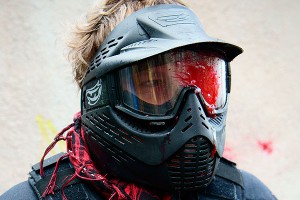 Солдаты Киева воюют в шлемах для пейнтбола Солдаты Киева воюют в шлемах для пейнтбола