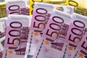 Курс евро продолжает бить рекорды Курс евро продолжает бить рекорды