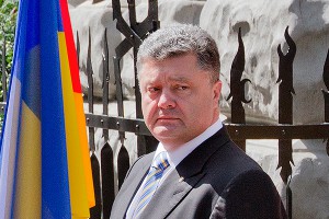 Порошенко укрылся в окопах Донбасса Порошенко укрылся в окопах Донбасса
