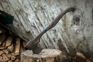 В Москве маньяк с топором убивает людей В Москве маньяк с топором убивает людей