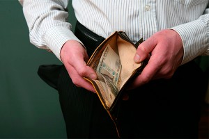 Инфляция съедает зарплаты россиян Инфляция съедает зарплаты россиян