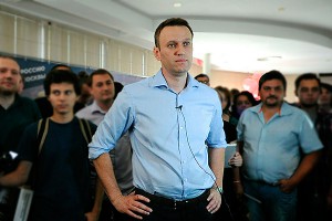 Навальный заставил суд ждать его приезда Навальный заставил суд ждать его приезда