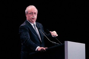 Кому выгодна смерть главы Total Кому выгодна смерть главы Total