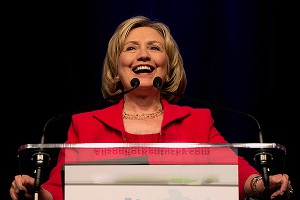 Противников Клинтон грозят заразить Эболой Противников Клинтон грозят заразить Эболой