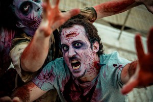 В США девушка до смерти испугалась зомби В США девушка до смерти испугалась зомби