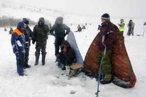 Полсотни человек застряли во льдах Печоры Полсотни человек застряли во льдах Печоры