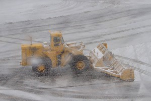 На пути Falcon было два снегоуборщика На пути Falcon было два снегоуборщика