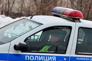 Голая женщина спасалась от Сатаны в храме Голая женщина спасалась от Сатаны в храме